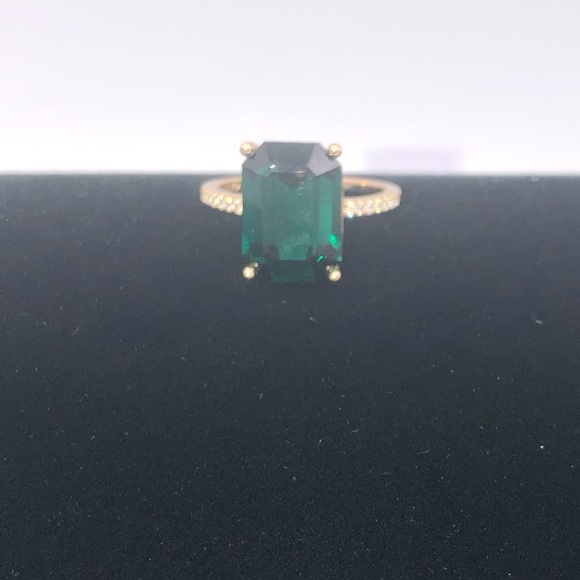 5ct Emerald Ring - Picture 6 of 8